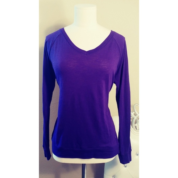 Victoria Secret PINK purple long sleeve V Neck - Picture 6 of 6